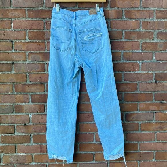 American Eagle Outfitters High Rise 90’s Boyfriend - Picture 2 of 9